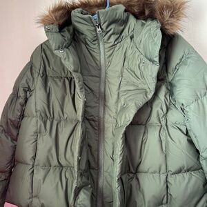 NWT Womens The North Face Dealio Crop Short Jacket 550-Down Winter Jacket